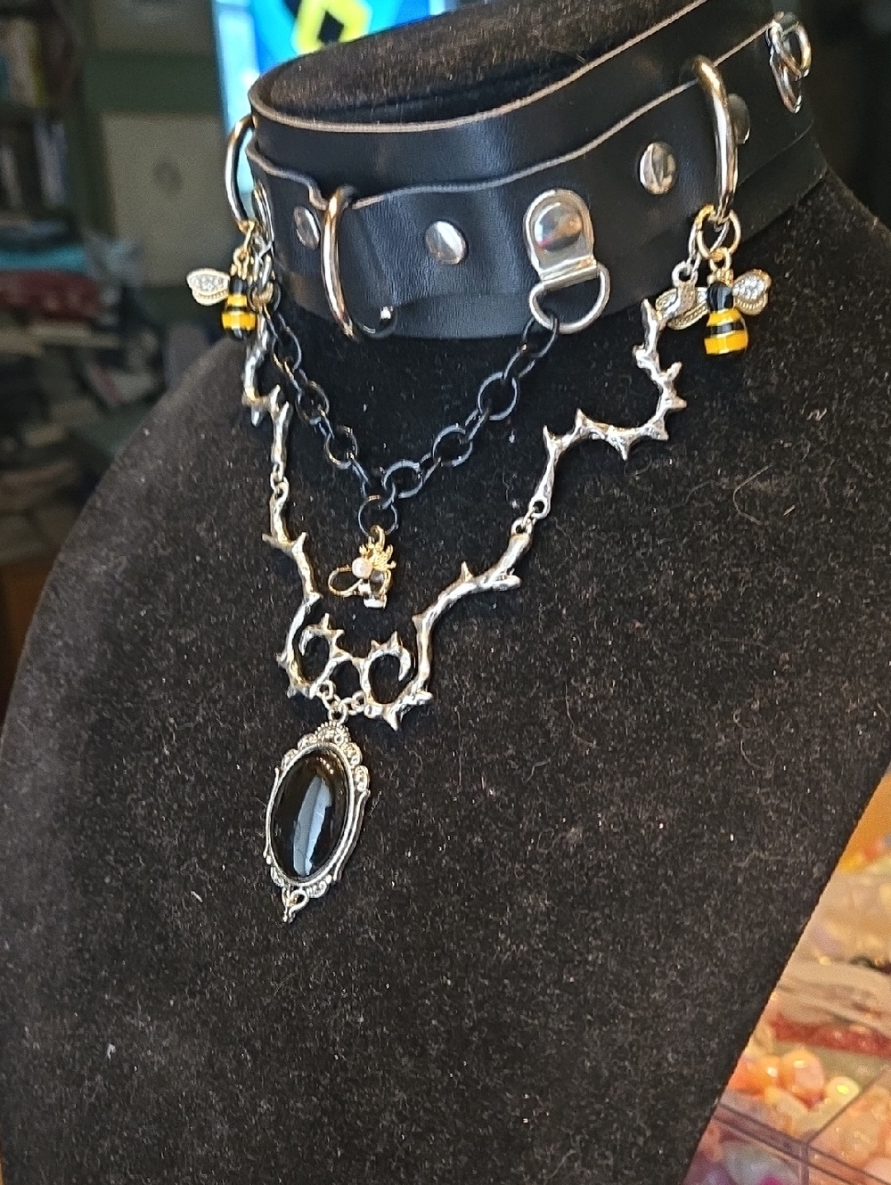 Gothic Black Onyx Bee Pendant Necklace with Faux Leather Choker - Picture 7 of 8